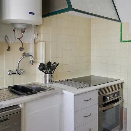 Calm & Relaxing W/ Terrace In Apartmán