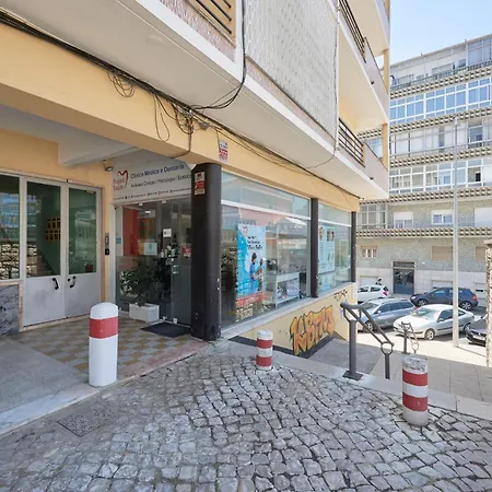 Calm & Relaxing W/ Terrace In Apartmán *