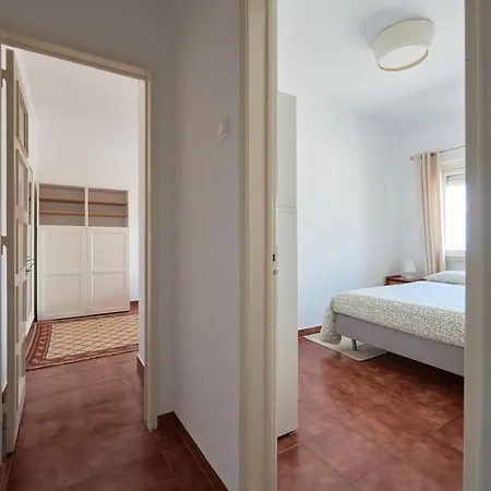Apartmán Calm & Relaxing W/ Terrace In Almada