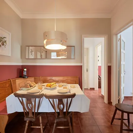 Calm & Relaxing W/ Terrace In Apartmán