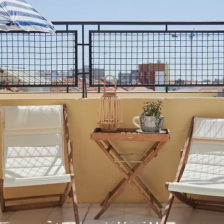 Calm & Relaxing W/ Terrace In Apartmán *