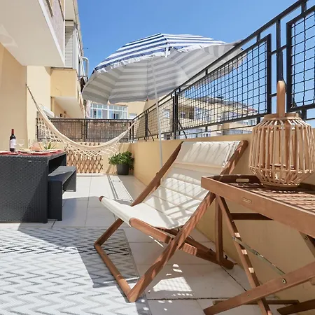 Calm & Relaxing W/ Terrace In Almada