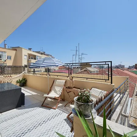 Calm & Relaxing W/ Terrace In * Almada