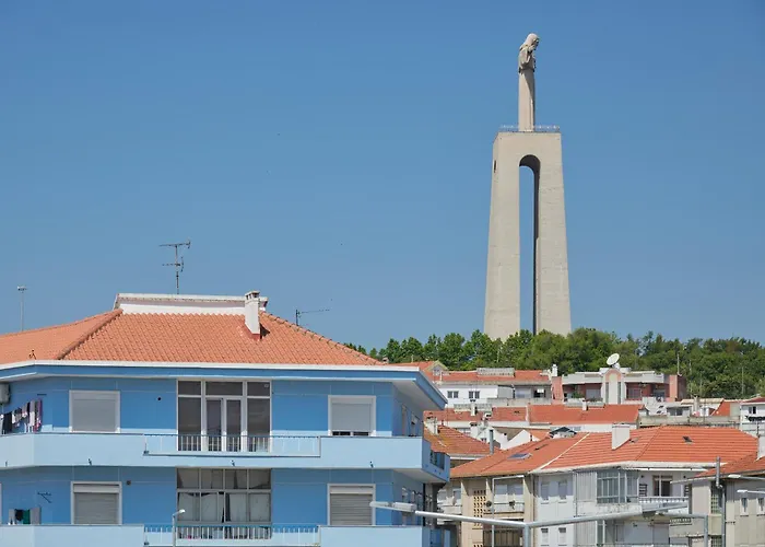 Calm & Relaxing W/ Terrace In * Almada