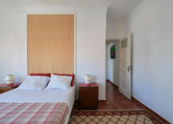 Apartmán Calm & Relaxing W/ Terrace In Almada