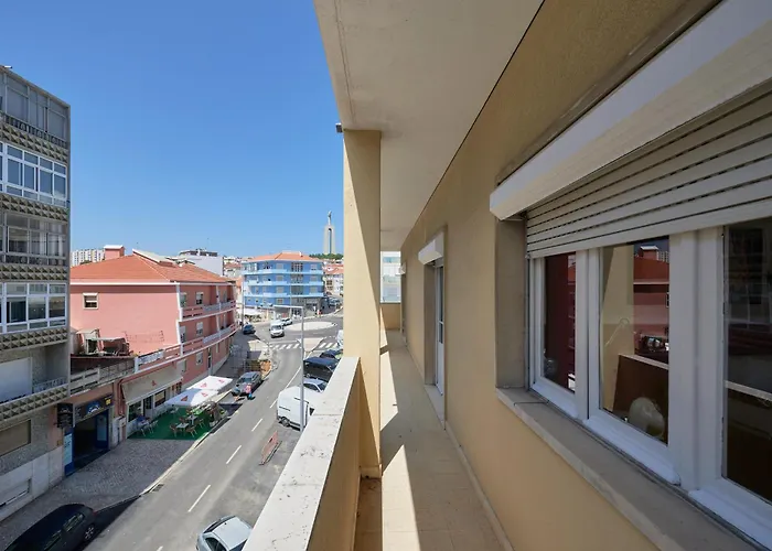 Apartmán Calm & Relaxing W/ Terrace In Almada