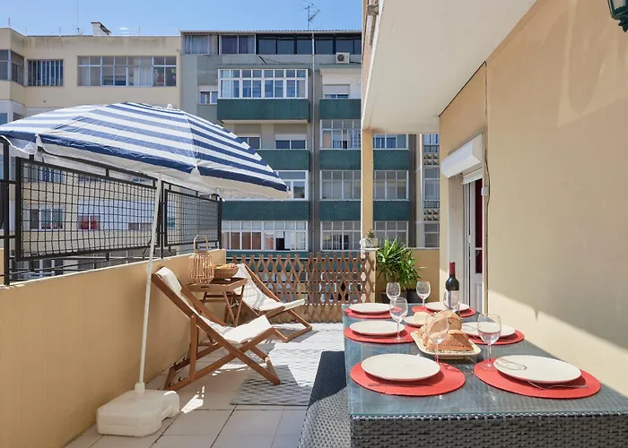 Apartmán Calm & Relaxing W/ Terrace In Almada