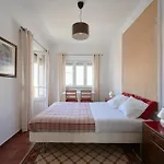 Calm & Relaxing W/ Terrace In Appartement Almada