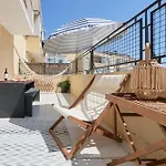 Calm & Relaxing W/ Terrace In Almada