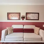 Calm & Relaxing W/ Terrace In Almada