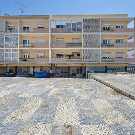 Appartement Calm & Relaxing W/ Terrace In