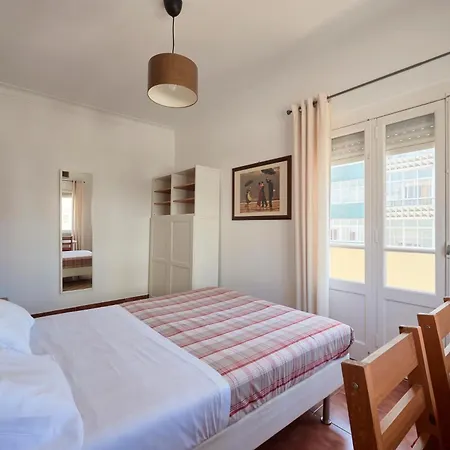Apartment Calm & Relaxing W/ Terrace In *
