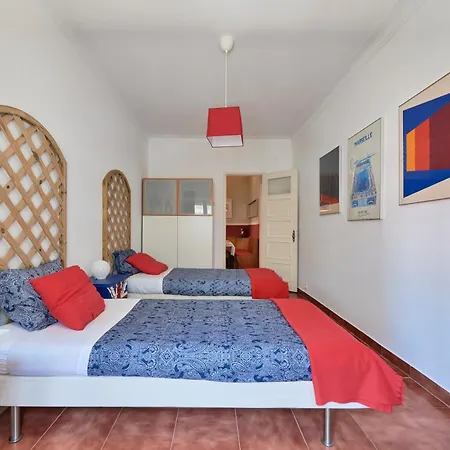 Calm & Relaxing W/ Terrace In Apartment Almada