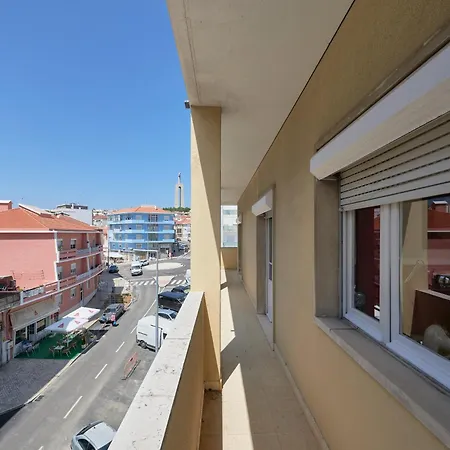 Apartment Calm & Relaxing W/ Terrace In Almada