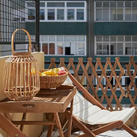 Calm & Relaxing W/ Terrace In Апартаменты Алмада